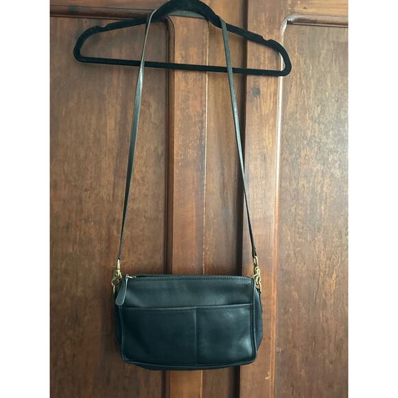 Coach Handbags - Vintage 90’s Coach companion leather crossbody bag